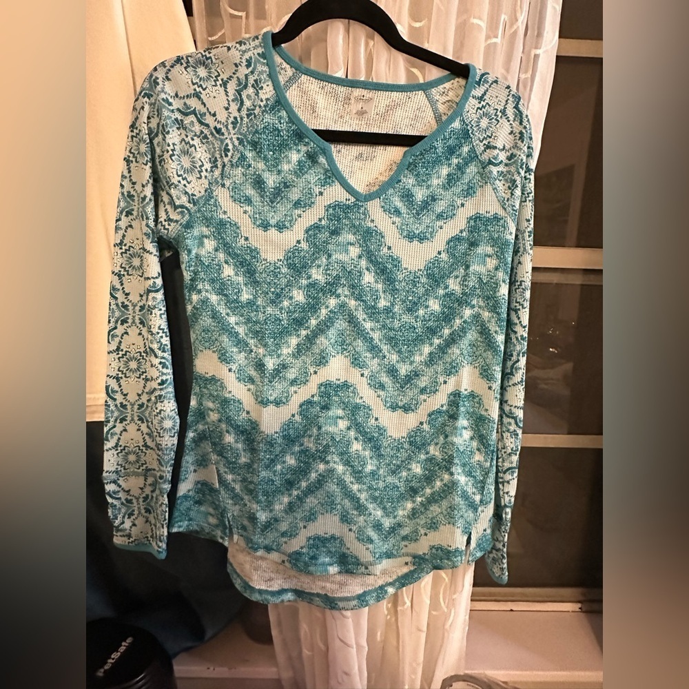 St. John's Bay Teal and White Long Sleeve Top